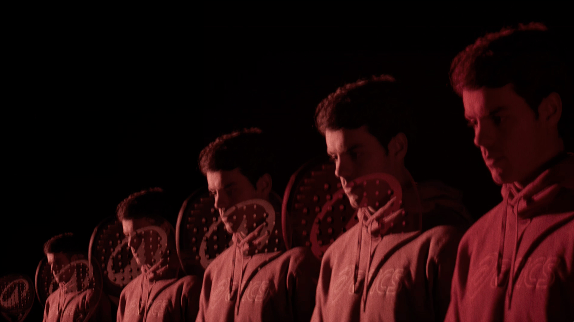 Kuikma — multiple clones in red light